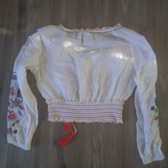 Chelsea & Violet Embroidered Crop Top - Picture 7 of 8